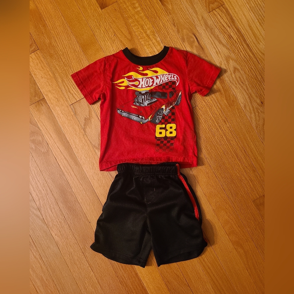 Mattel Hot Wheels Red and Black Outfit